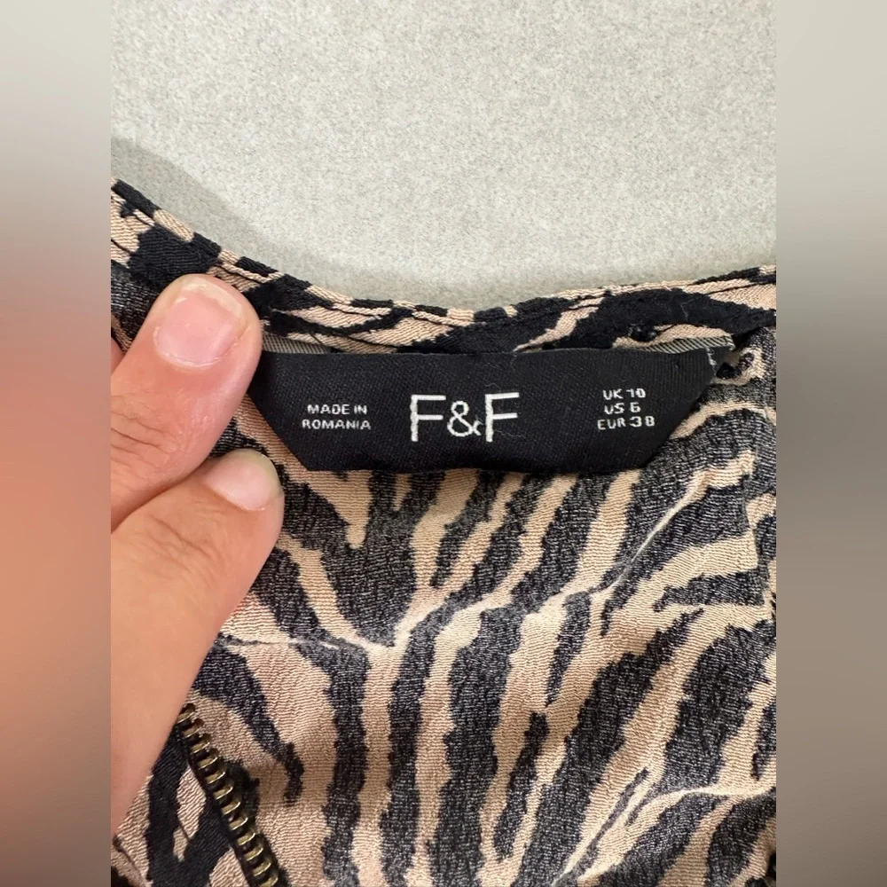 F&F Zebra Print Jumpsuit in Black and Tan Size 6 - Picture 6 of 6